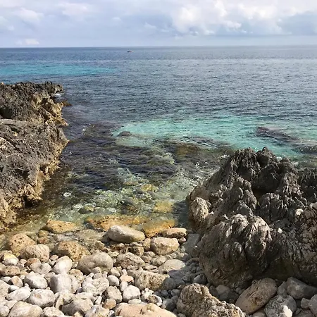 Villa Ellie - 100m From The