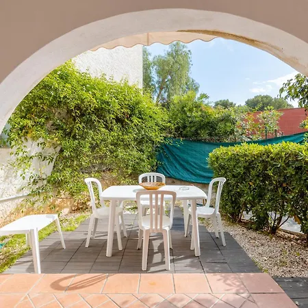 Ellie - 100m From The Villa