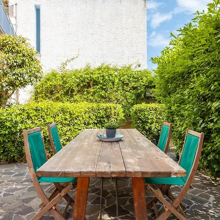 Ellie - 100m From The * Carini